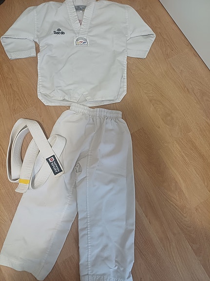 Dobok, lasten taekwondo puku