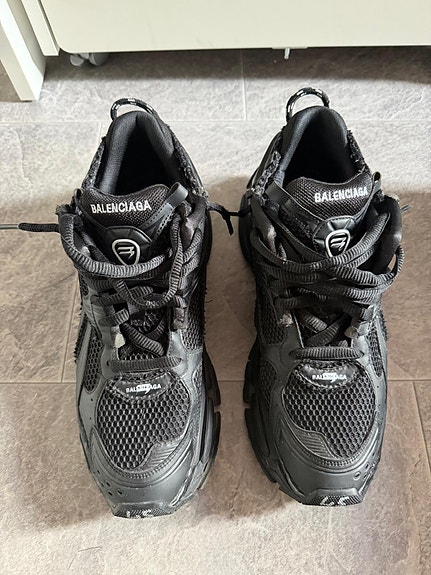 Balenciaga runnerit