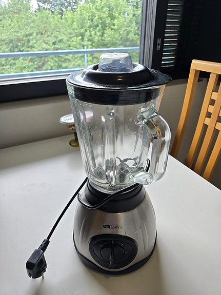 Tehosekoitin/blender