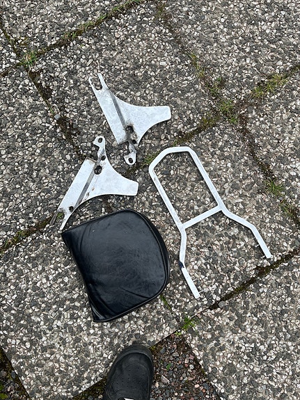 Harley Davidon road king sissy bar + tavarankuljetusteline