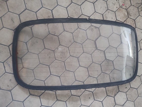 Volkswagen takalasi kumitiivisteellä