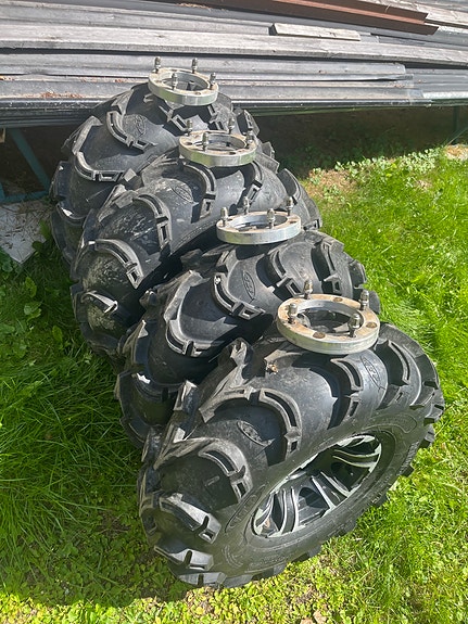 30” ITP Mud Lite XXL mönkijän renkaat vanteilla