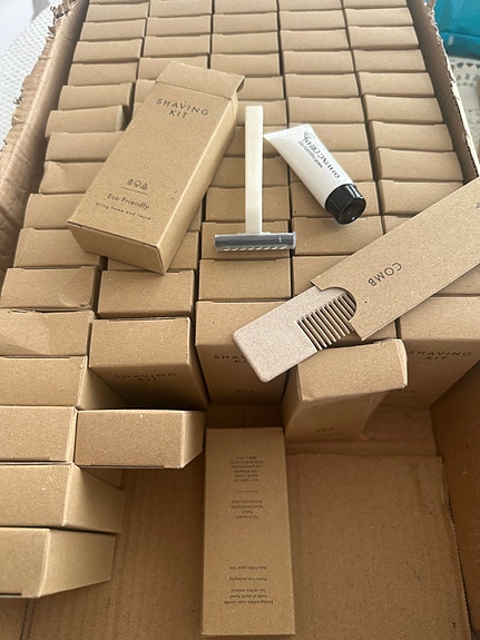 Ekologiset hotellitarvikkeet AirBnB / mökille (70 kpl ajopakkaus + 40 kpl kampa)