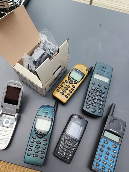 Nokia ym vanhoja matkapuhelimia