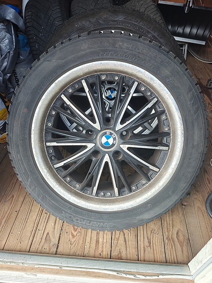 Talvirenkaat 225/50 R17 Hankook + 17" BMW vanteet