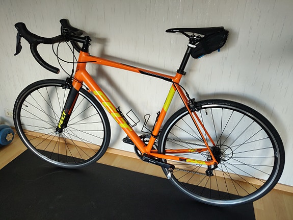 Felt FR50 -maantiepyörä, runkokoko 58 cm