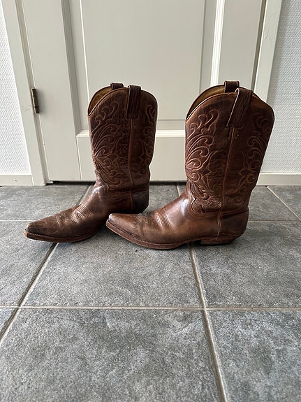 Tony Moran bootsit