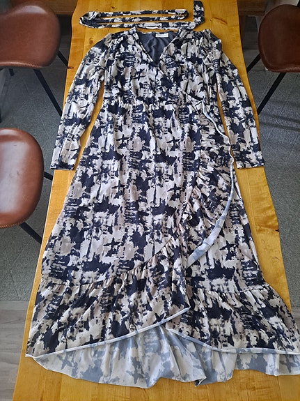 Kaunis mekko