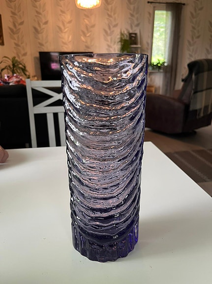Röpöskä maljakko violetti