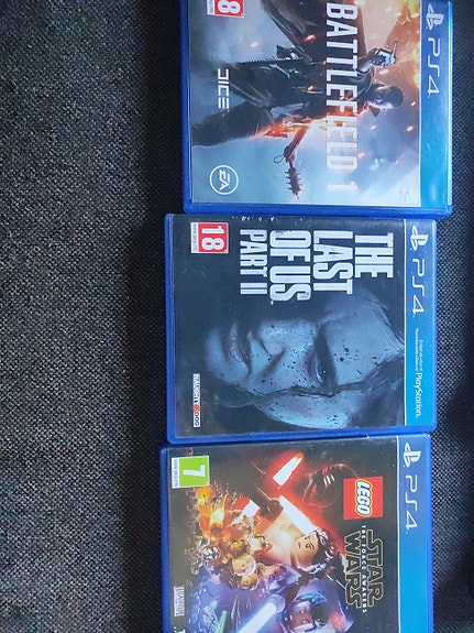 Playstation 4 pelit.