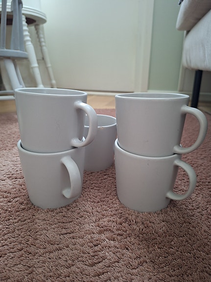 IKEA harmaat mukit