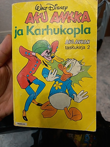 Aku ankan taskukirja 2. 3. Painos vuodelta 1983