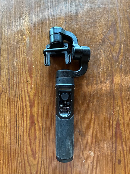 GoPro kameran gimbaali / stabilisaattori