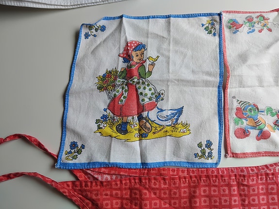 Retro huivi ja lasten nenäliinat