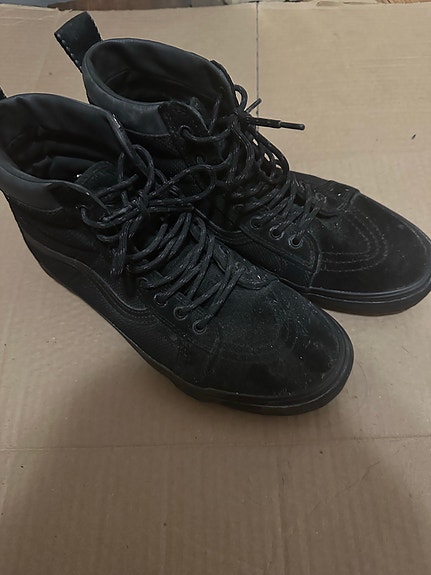 Vans pitkävartiset kengät