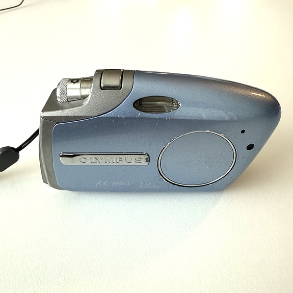 Olympus µ mini Digital S (5 MP)