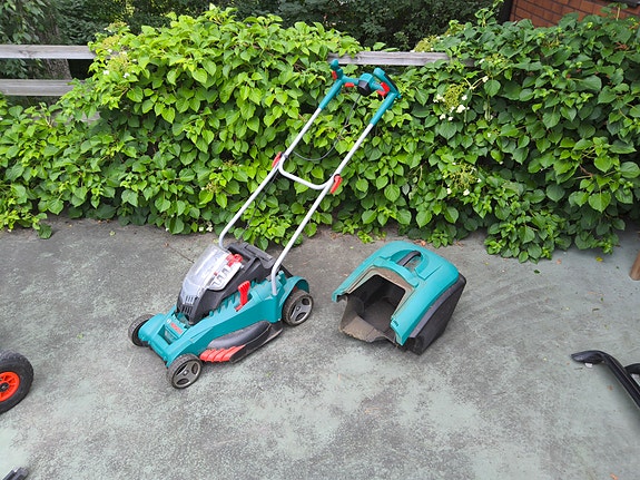 Bosch akkuruohonleikkuri varaosiksi
