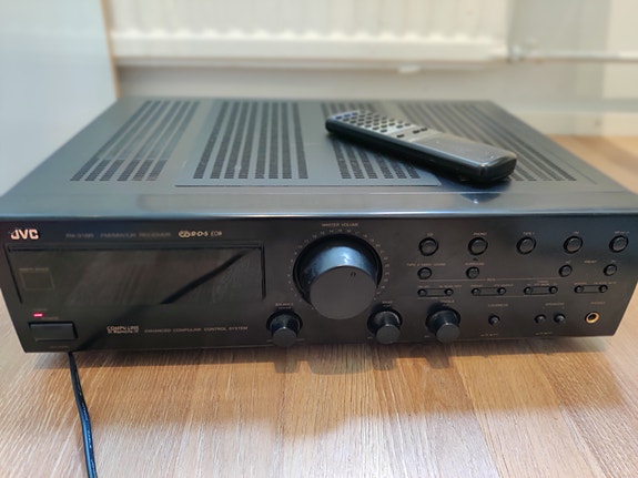 JVC vahvistin remote-ohjaimella