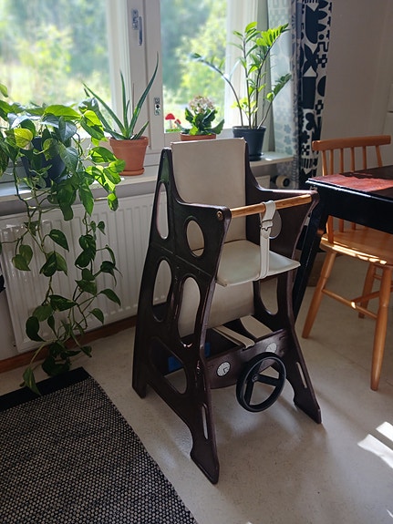 Lasten syöttötuoli