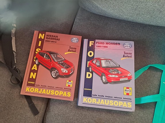 Nissan Qashqai ja Ford Mondeo korjausoppaat