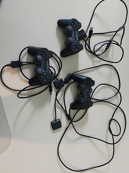 🎮 PlayStation johdolliset ohjaimet 3 kpl musta