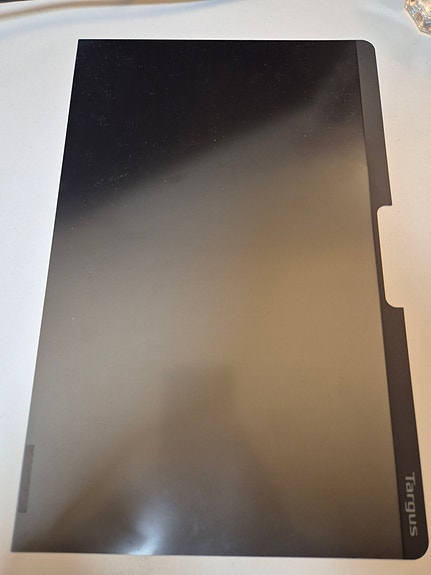 Macbook Airin Targus yksityisyyssuoja 13"