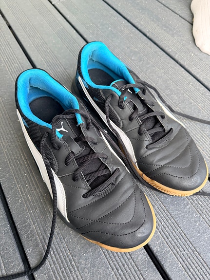 Puma lasten sisäpelikengät koko 38 musta unisex