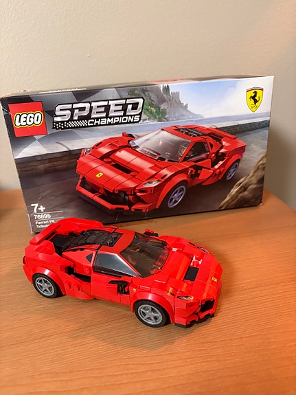 LEGO Ferrari F8 76895