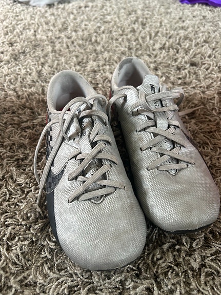 Nike jalkapallokenkä, koko 31
