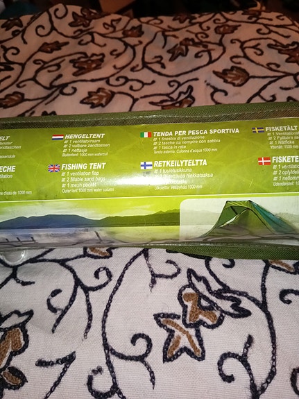 Kuvan mukainen teltta.