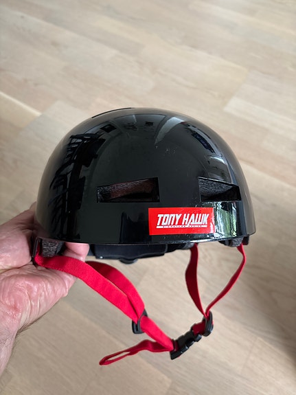 Tony Hawk skeitti-/pyöräilykypärä (L/XL)