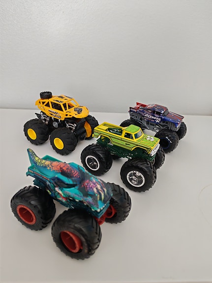 UUDET Monster truck autot 4 kpl