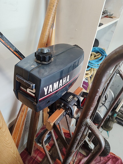 Soutuvene ja yamaha 2hv moottori