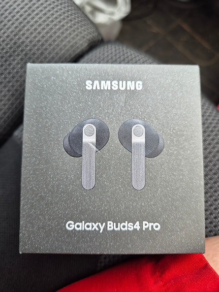 Samsung Galaxy Buds4 Pro nappikuulokkeet