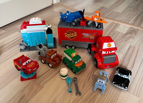 Lego Duplo cars
