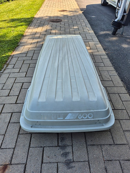 Thule 600 suksiboksi harmaa