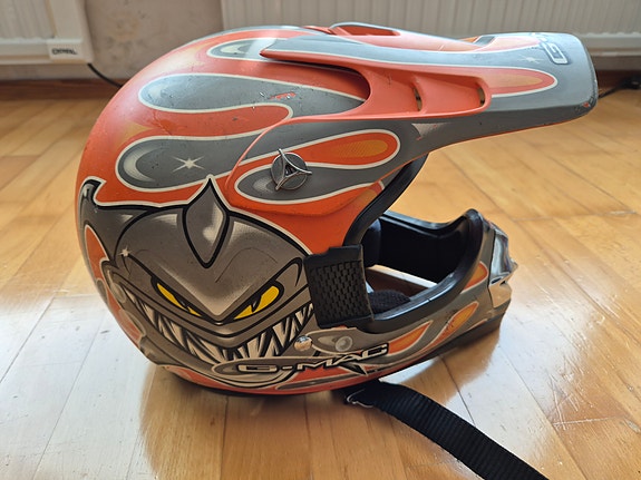 G-Mac Junior California lasten kypärä oranssi liekkikuvio