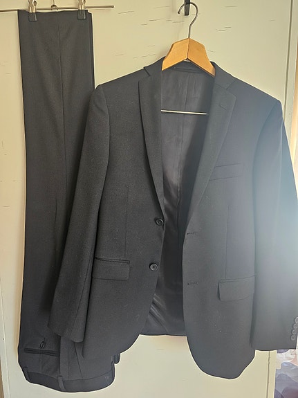 Dressmann slim fit miesten puku koko 42