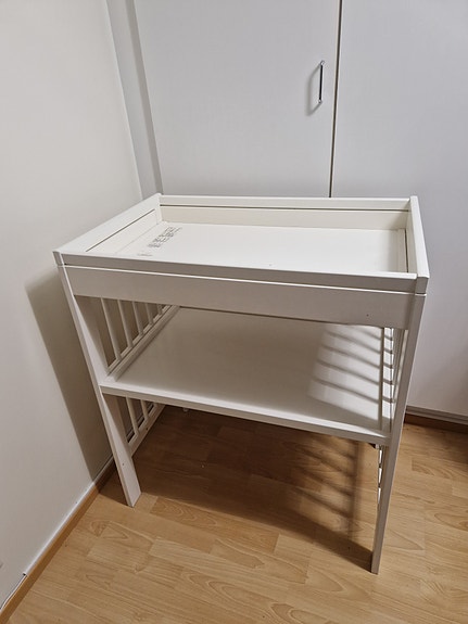 Ikea Gulliver hoitopöytä