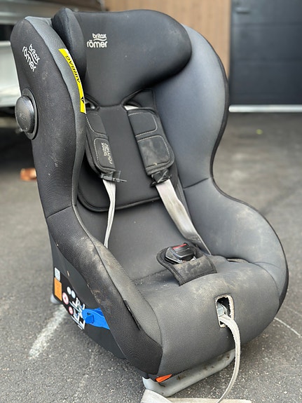 Britax Römer maxway PLUS turvaistuin 9-25 kg musta