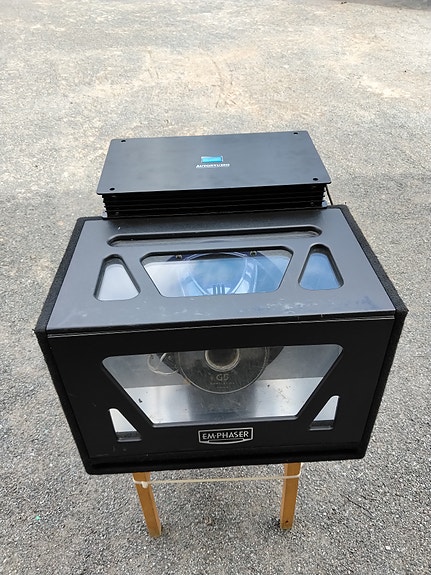 subwoofer ja vahvistin autoon