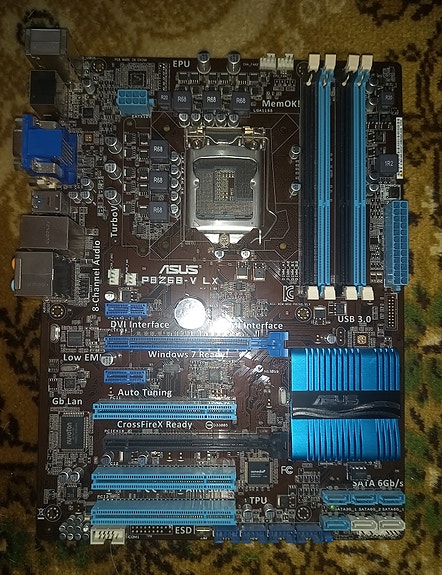 ASUS emolevy