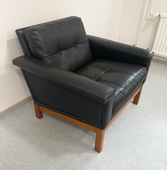 Lepo Finn nahka/teak nojatuoli 60-l