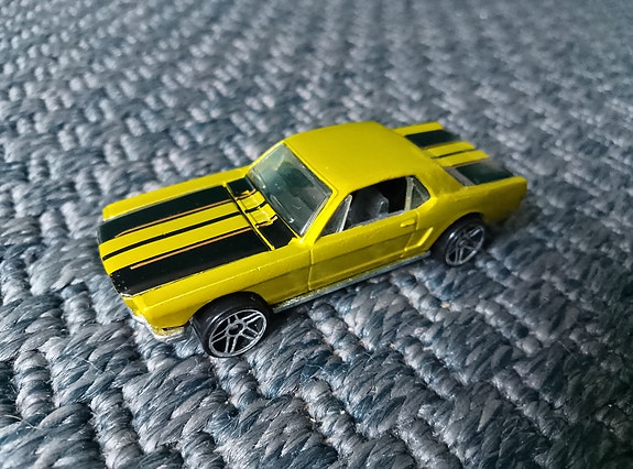 Hot Wheels 65 Ford Mustang
