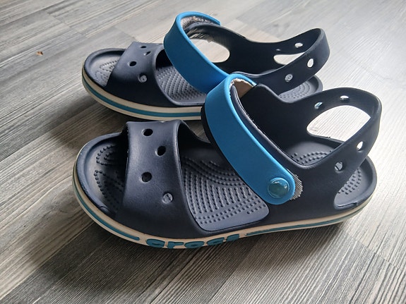 Crocs sandaalit