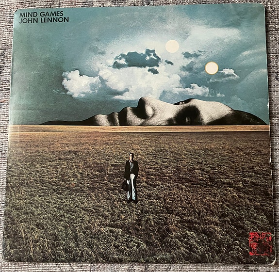 Kaksi John Lennon LPtä