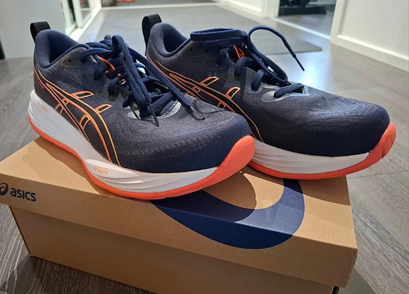 Asics Gel-Cumulus 27, miesten 44.5 koko