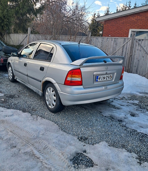 Opel Astra takavalot
