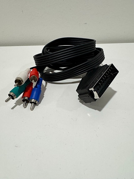 Scart - 5x RCA kaapeli (RGB / Komponentti / Audio), n. 1.5m