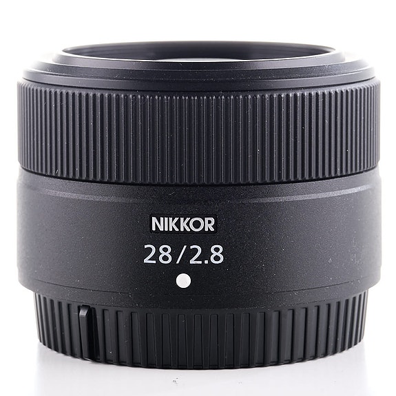Nikon Nikkor Z 28mm f/2.8 -objektiivi (käytetty)